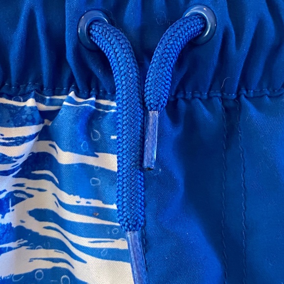 EUC Boys Size XL (14-16), Wonder Nation Blue Shark Mesh Liner Swim Trunks - Picture 5 of 10